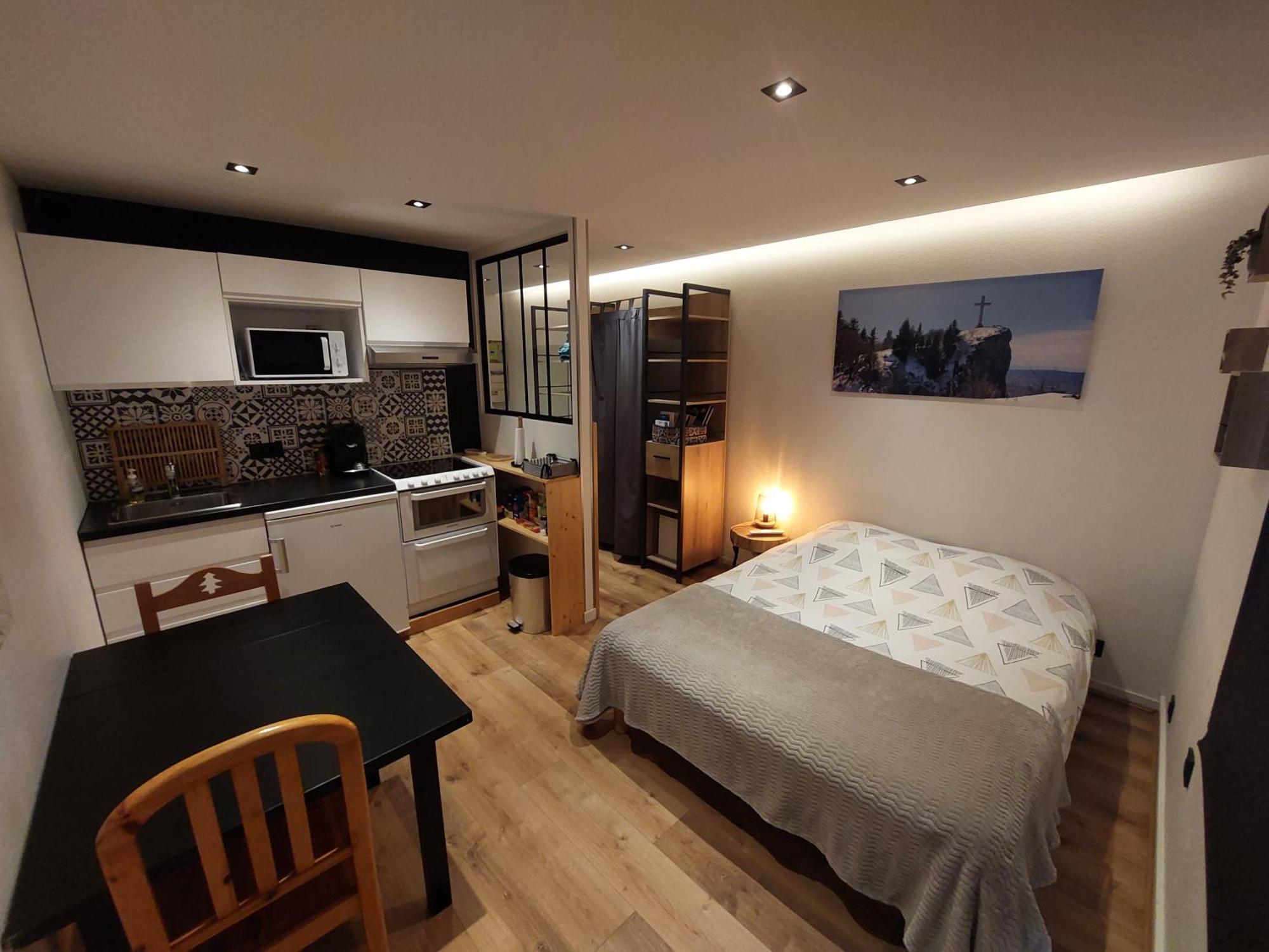 Studio Apartment Chambery Exterior photo