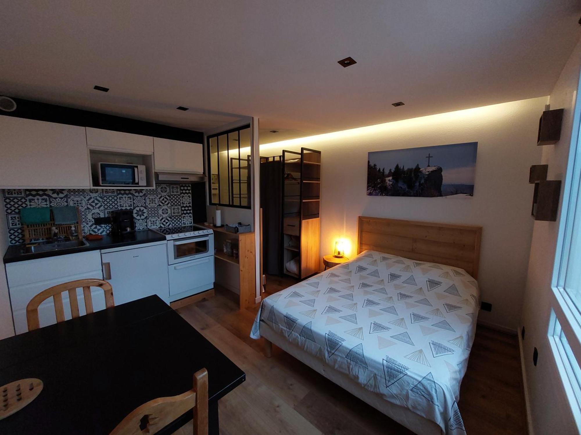 Studio Apartment Chambery Exterior photo